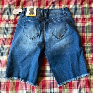 Wannabettabutt Bermuda Shorts